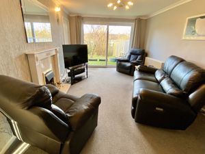 Lounge/Diner- click for photo gallery